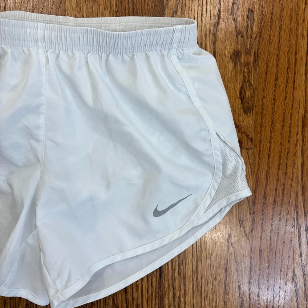 Nike Dri-FIT Tempo Women's Brief-Lined
Running Shorts White - Picture 11 of 16